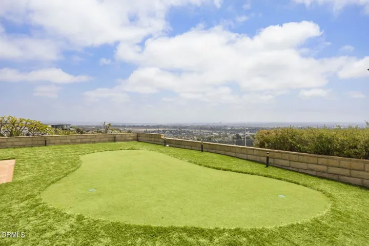 77-web-or-mls-UpmarketMedia_642Sky-78