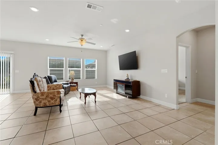 3725 W Clinton, Visalia, California 93291
