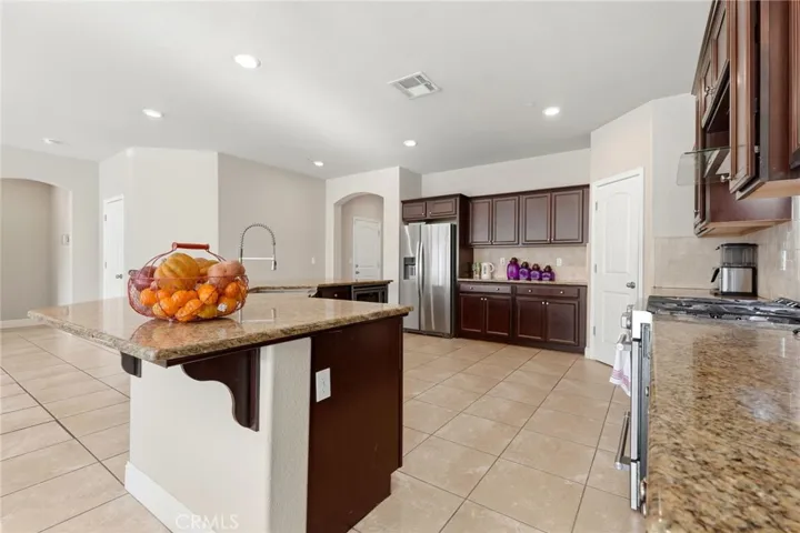 3725 W Clinton, Visalia, California 93291