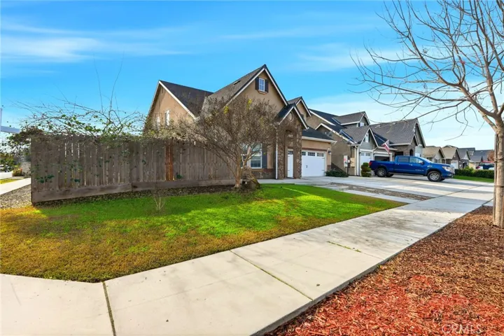 3725 W Clinton, Visalia, California 93291