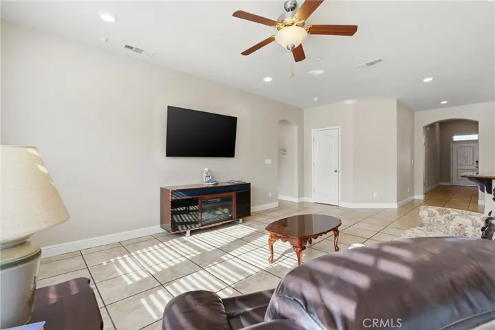 3725 W Clinton, Visalia, California 93291