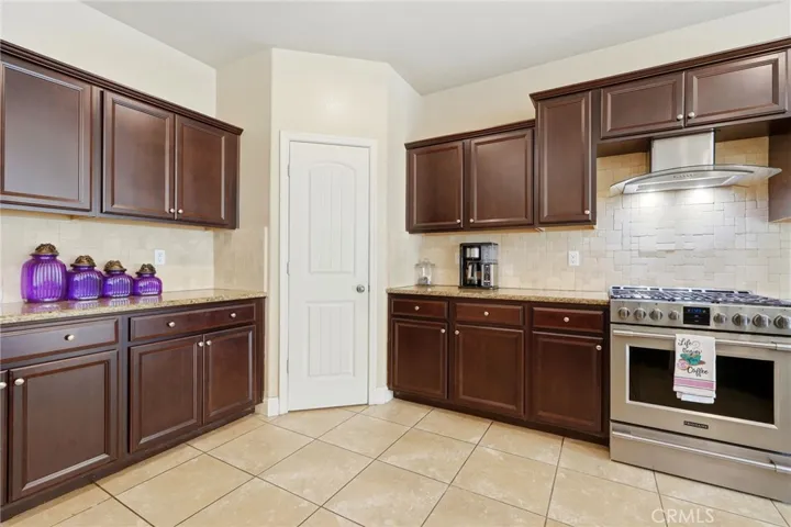3725 W Clinton, Visalia, California 93291