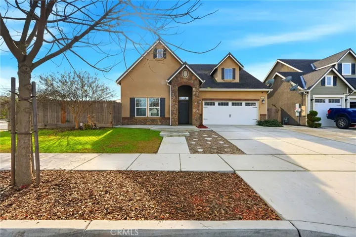 3725 W Clinton, Visalia, California 93291
