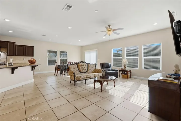 3725 W Clinton, Visalia, California 93291