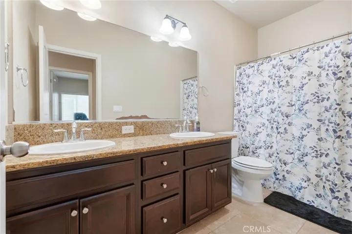 3725 W Clinton, Visalia, California 93291