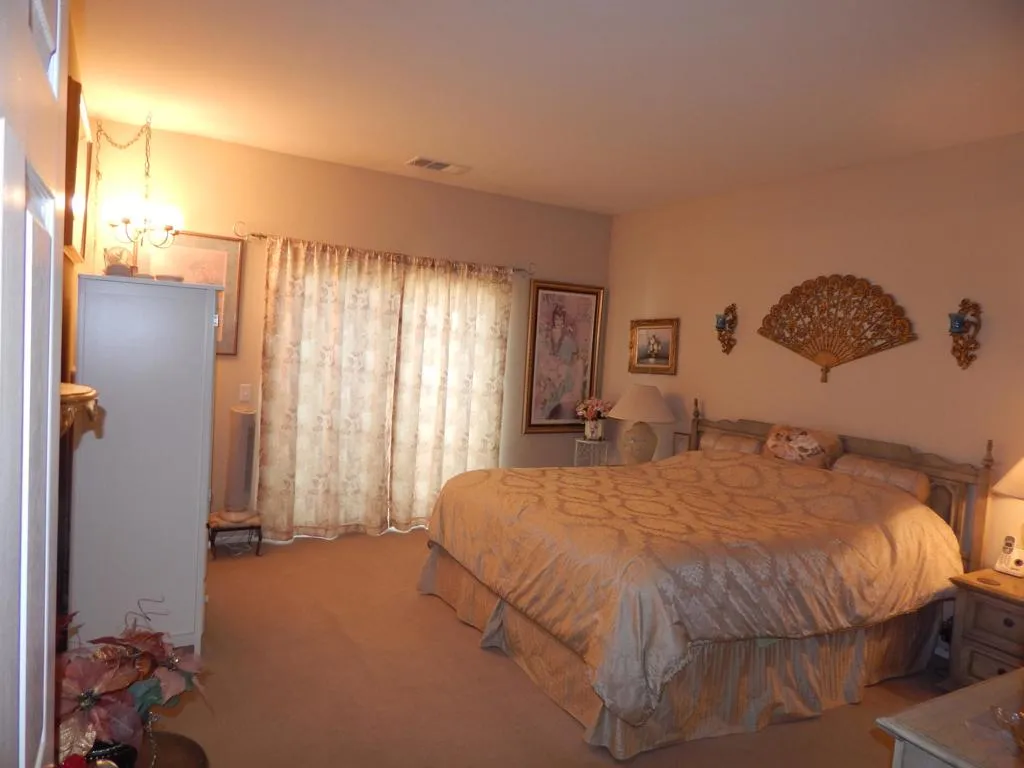 Main Bedrooom