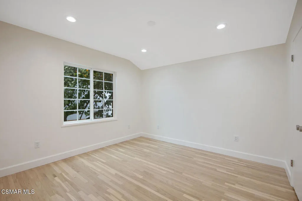 7055 Park Manor Avenue, North Hollywood, California 91605 home-pic-26
