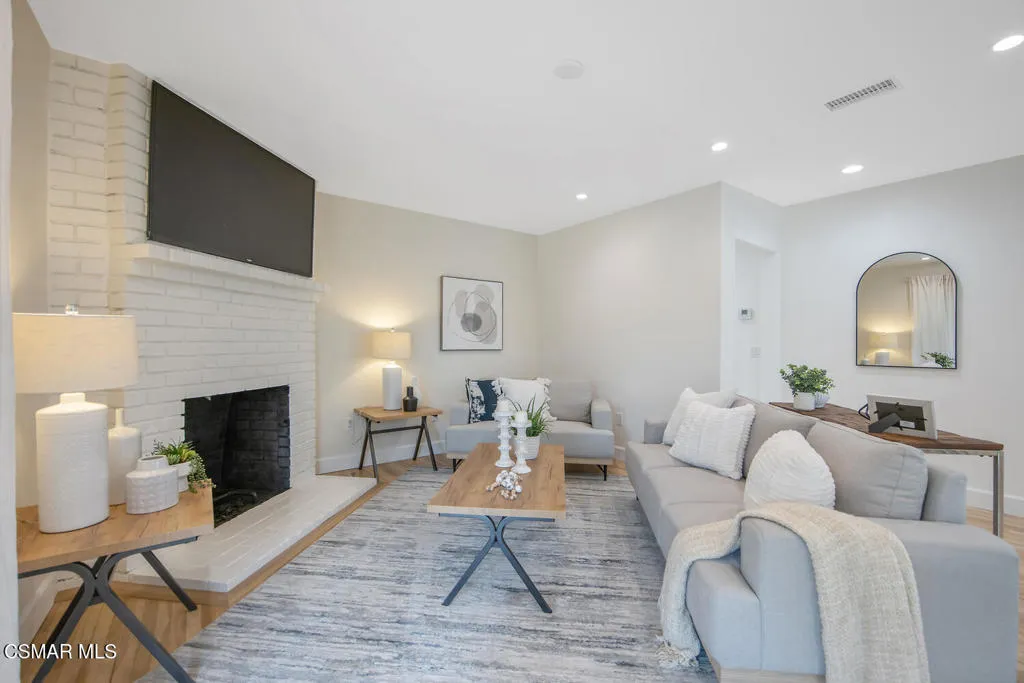 7055 Park Manor Avenue, North Hollywood, California 91605 home-pic-7