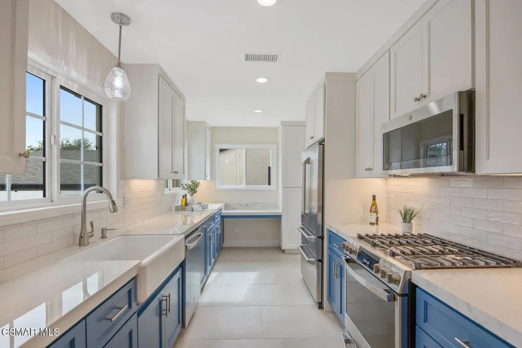 7055 Park Manor Avenue, North Hollywood, California 91605 home-pic-14