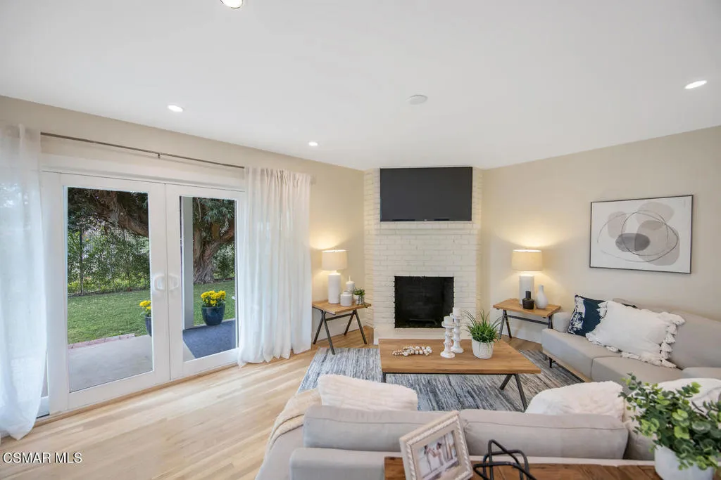 7055 Park Manor Avenue, North Hollywood, California 91605 home-pic-10