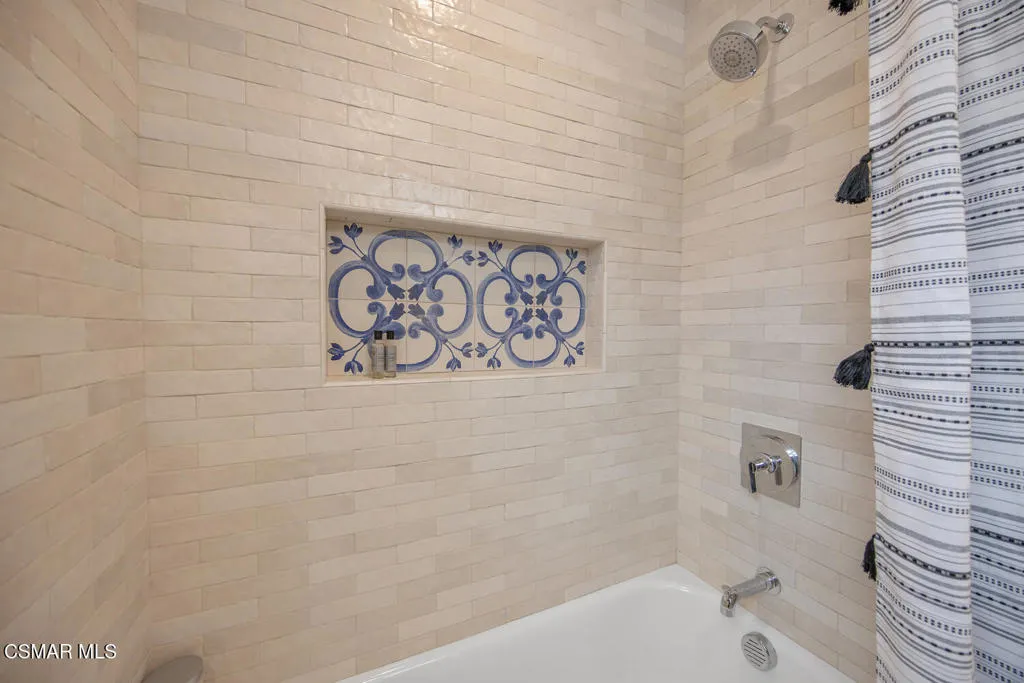 7055 Park Manor Avenue, North Hollywood, California 91605 home-pic-30