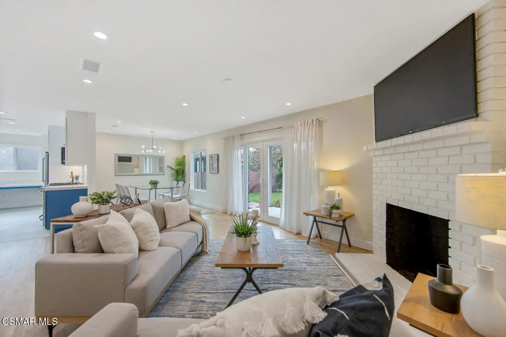 7055 Park Manor Avenue, North Hollywood, California 91605 home-pic-9