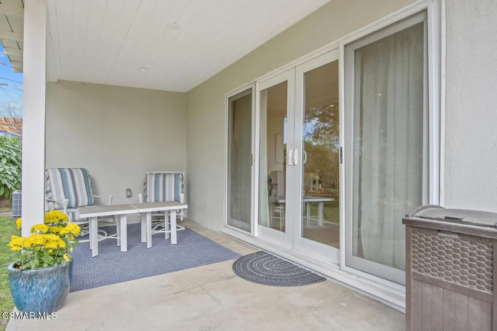 7055 Park Manor Avenue, North Hollywood, California 91605 home-pic-32