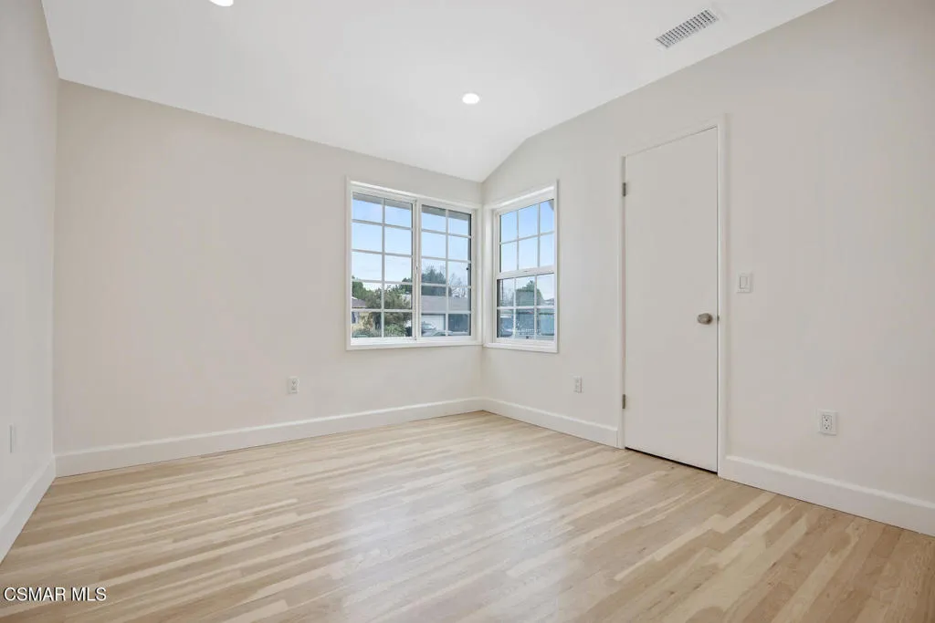 7055 Park Manor Avenue, North Hollywood, California 91605 home-pic-25