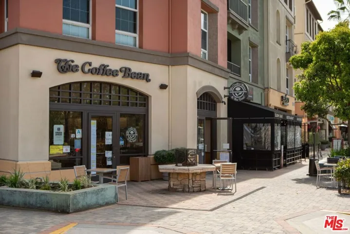 Coffee Bean and Restaurants