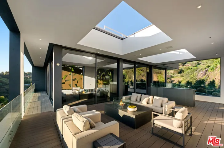 2341 Gloaming Way, Beverly Hills, California 90210