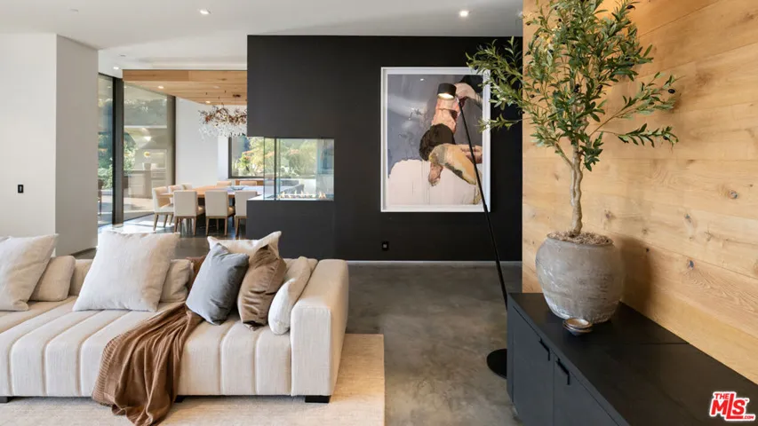 2341 Gloaming Way, Beverly Hills, California 90210