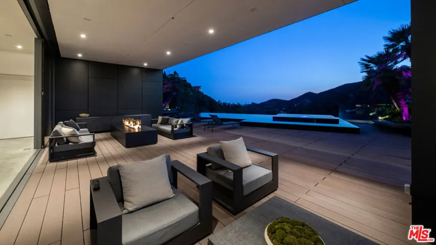 2341 Gloaming Way, Beverly Hills, California 90210