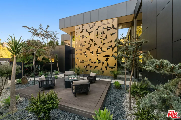 2341 Gloaming Way, Beverly Hills, California 90210