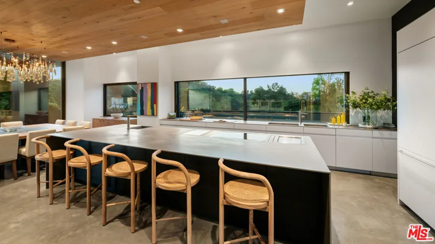 2341 Gloaming Way, Beverly Hills, California 90210