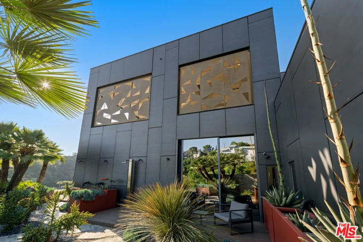 2341 Gloaming Way, Beverly Hills, California 90210