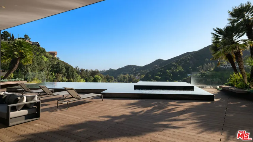 2341 Gloaming Way, Beverly Hills, California 90210