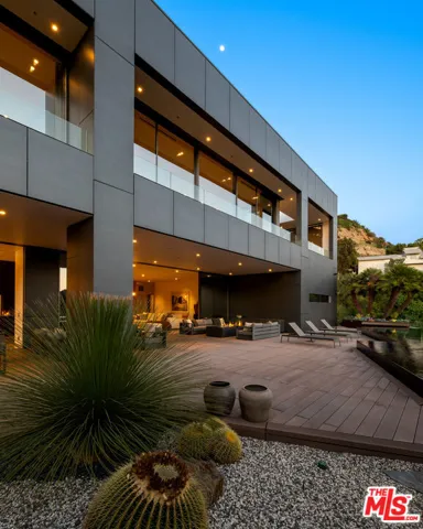 2341 Gloaming Way, Beverly Hills, California 90210