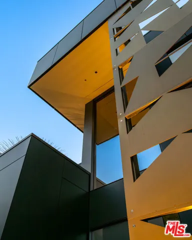2341 Gloaming Way, Beverly Hills, California 90210