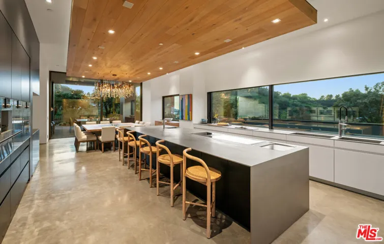 2341 Gloaming Way, Beverly Hills, California 90210