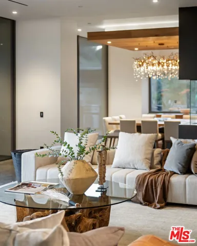 2341 Gloaming Way, Beverly Hills, California 90210
