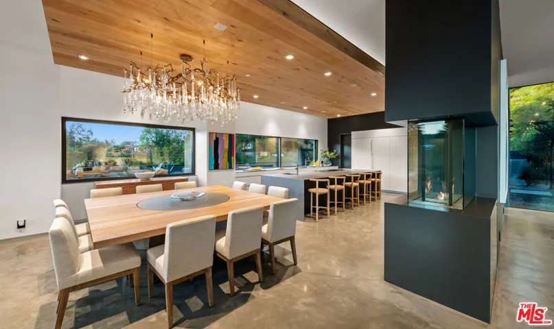 2341 Gloaming Way, Beverly Hills, California 90210
