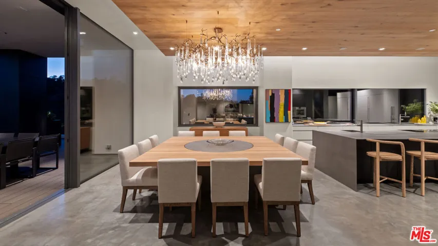 2341 Gloaming Way, Beverly Hills, California 90210