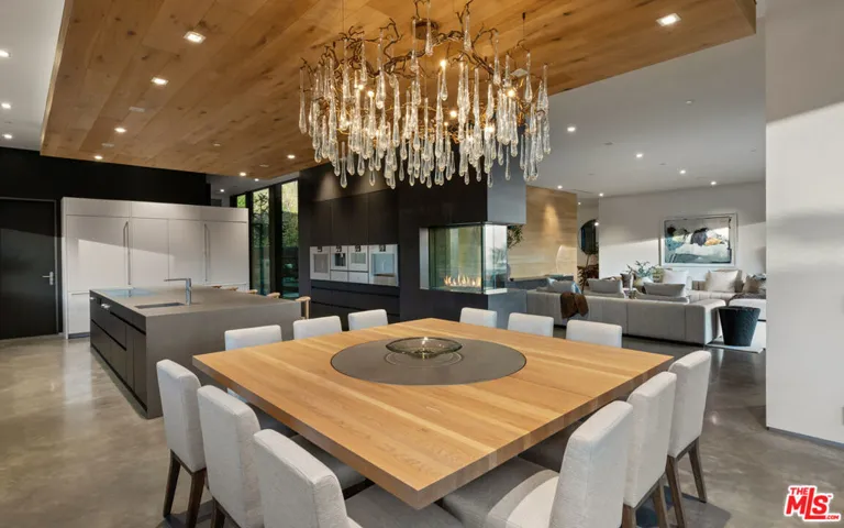 2341 Gloaming Way, Beverly Hills, California 90210