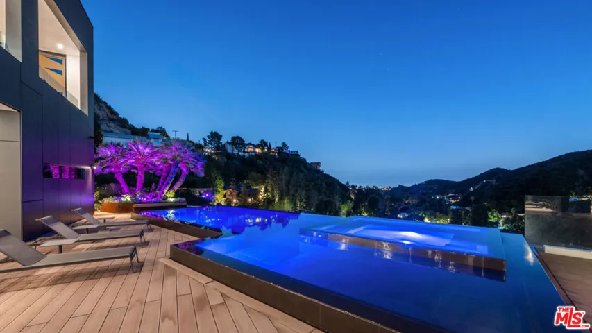 2341 Gloaming Way, Beverly Hills, California 90210