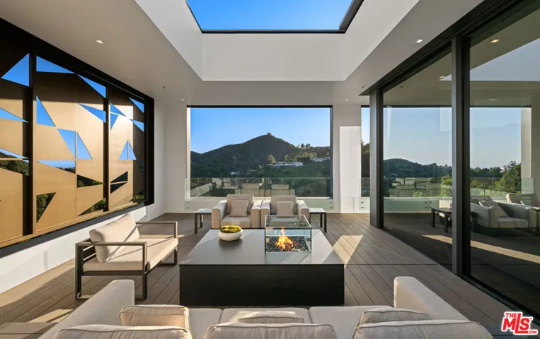 2341 Gloaming Way, Beverly Hills, California 90210