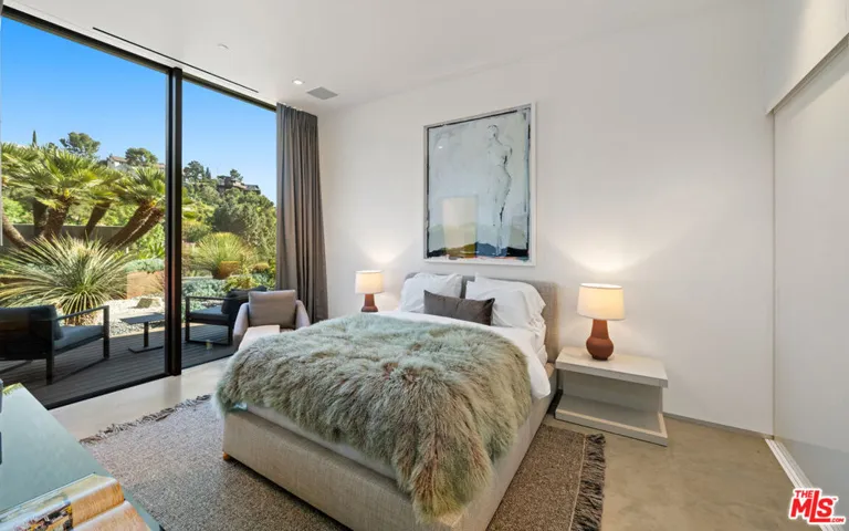 2341 Gloaming Way, Beverly Hills, California 90210
