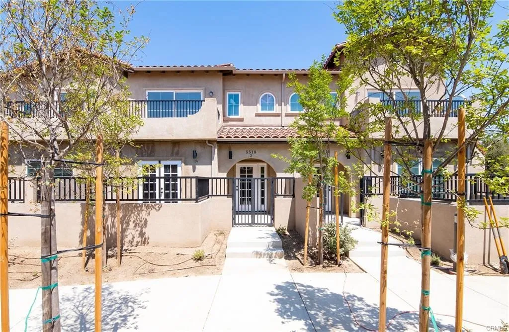 5502 E Los Angeles Avenue 2, Simi Valley, California 93063 home-pic-36