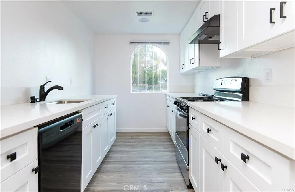 5502 E Los Angeles Avenue 2, Simi Valley, California 93063 home-pic-12