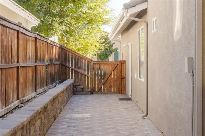 44049 Terraza Court, Temecula, California 92592