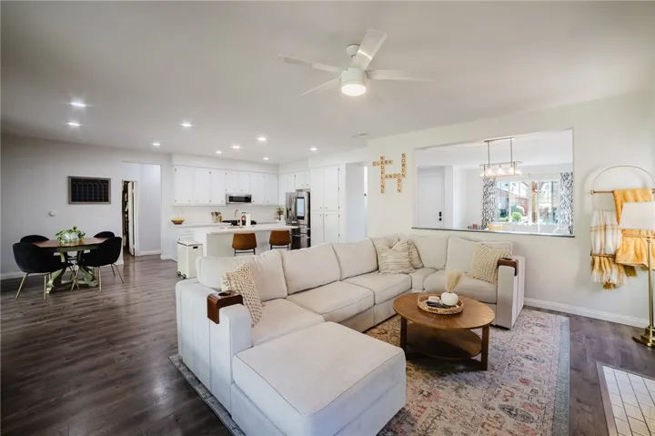 44049 Terraza Court, Temecula, California 92592