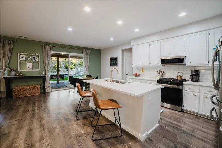 44049 Terraza Court, Temecula, California 92592