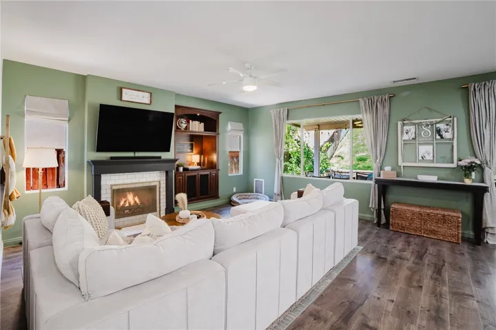 44049 Terraza Court, Temecula, California 92592