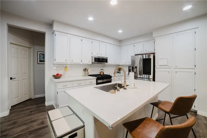 44049 Terraza Court, Temecula, California 92592