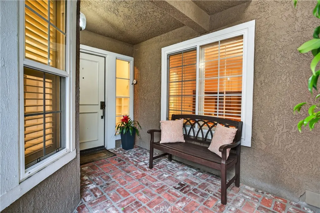 813 S Sapphire Lane, Anaheim Hills, California 92807 home-pic-10