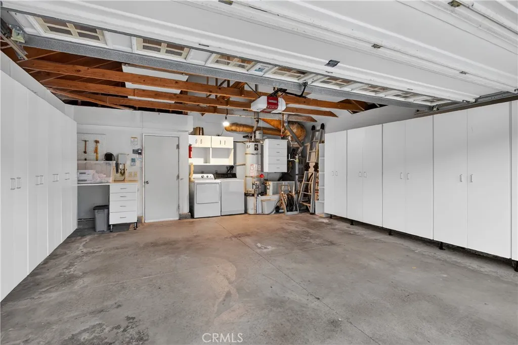 813 S Sapphire Lane, Anaheim Hills, California 92807 home-pic-32