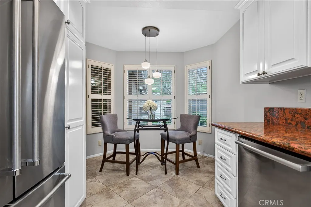 813 S Sapphire Lane, Anaheim Hills, California 92807 home-pic-17