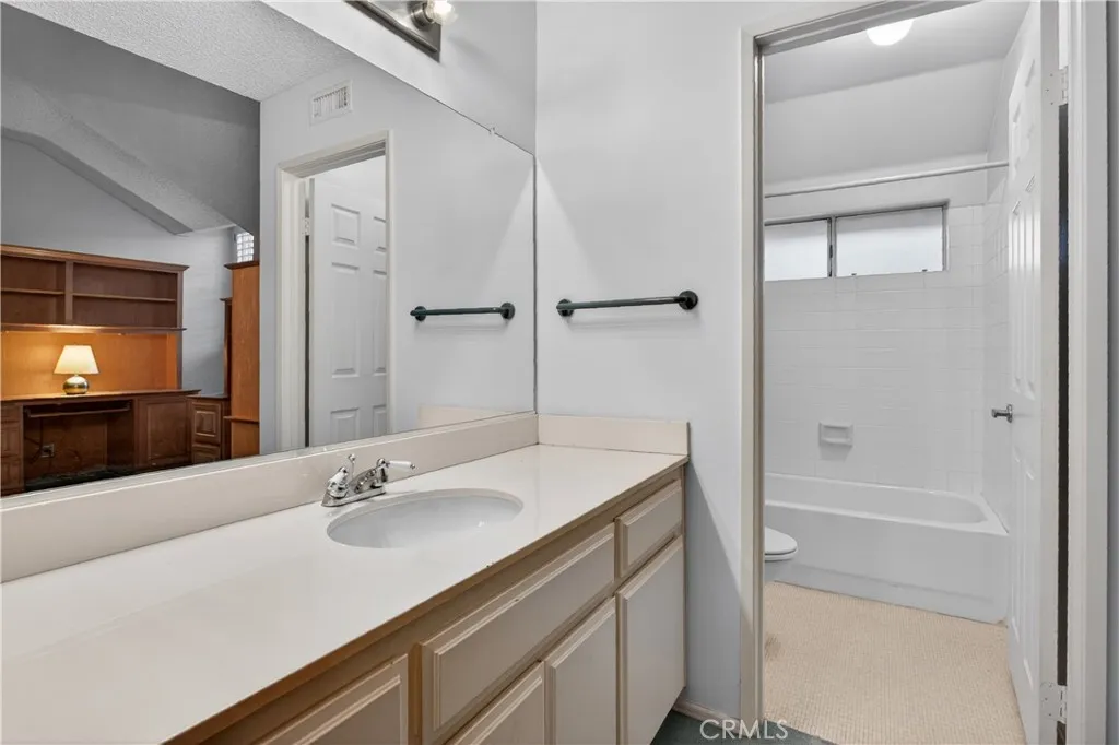 813 S Sapphire Lane, Anaheim Hills, California 92807 home-pic-25