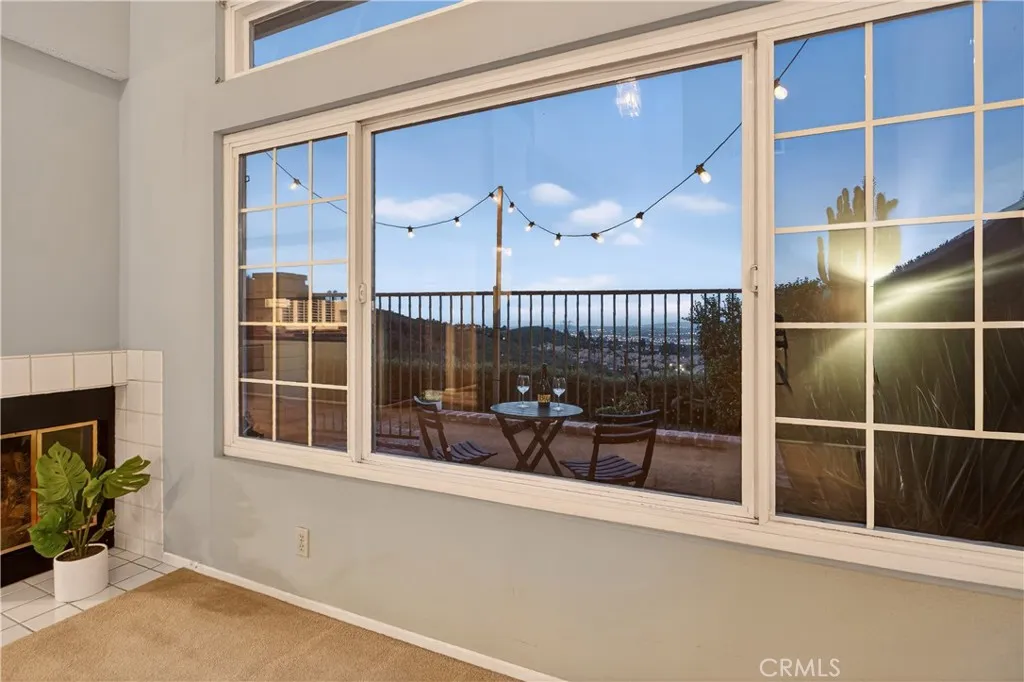 813 S Sapphire Lane, Anaheim Hills, California 92807 home-pic-12
