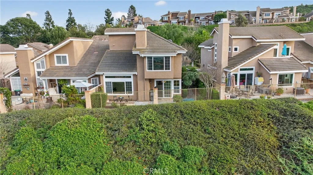 813 S Sapphire Lane, Anaheim Hills, California 92807 home-pic-34