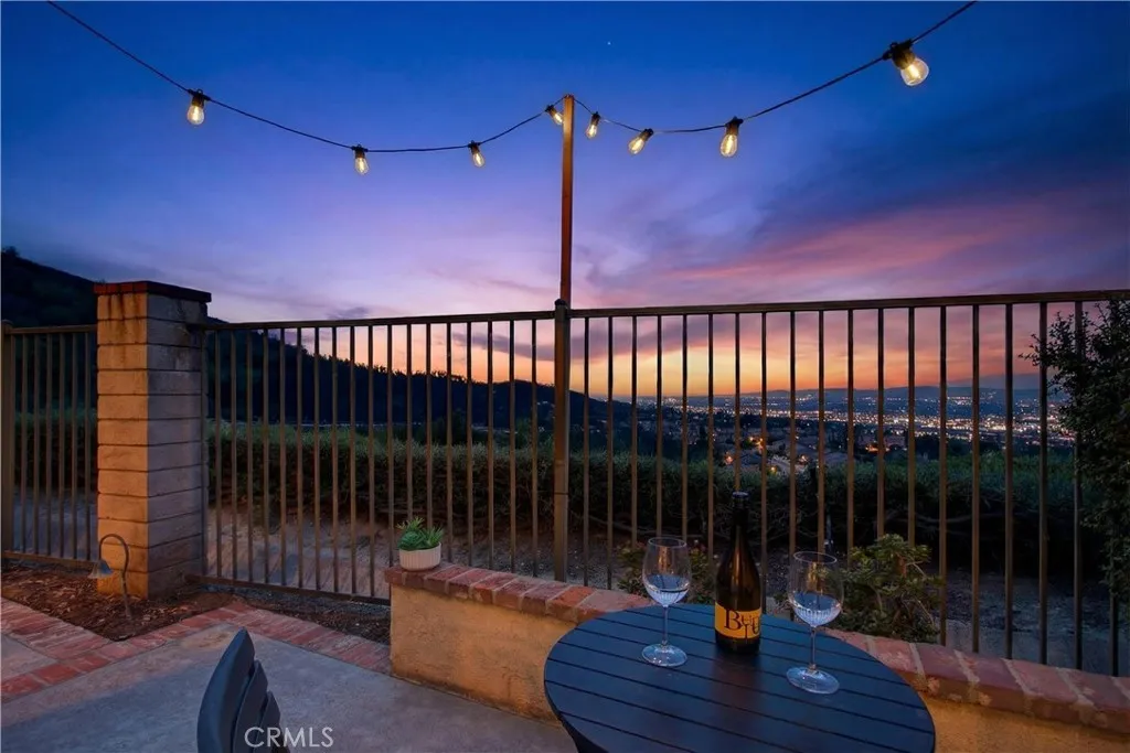 813 S Sapphire Lane, Anaheim Hills, California 92807 home-pic-3